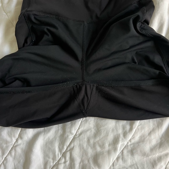 Lululemon | Black Leggings back pocket - Picture 6 of 9